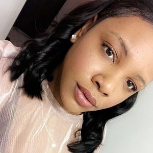 Meet your Posher, Rayven